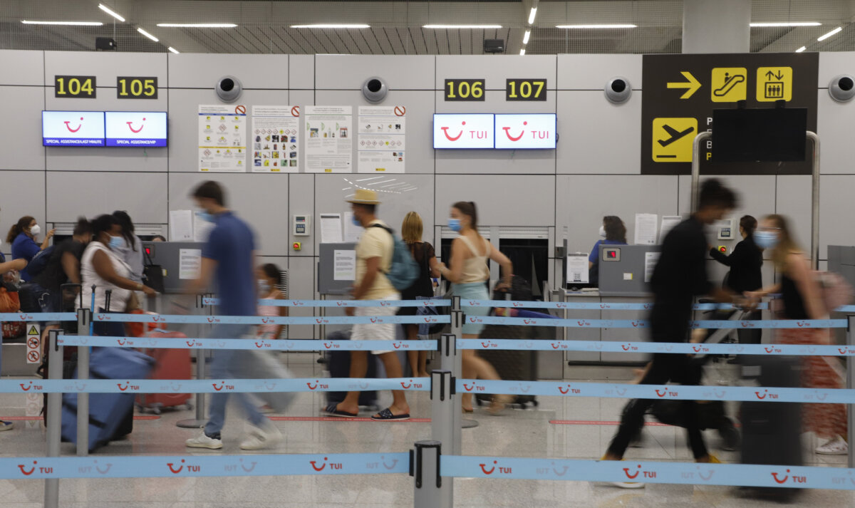 Pasajeros alemanes en el aeropuerto de Palma