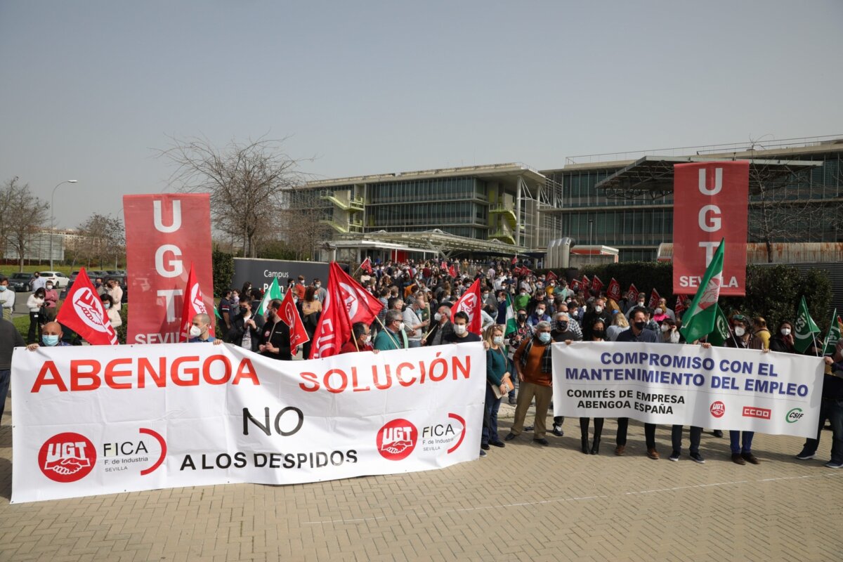 Manifestación en Palmas Altas de los trabajadores de Abengoa