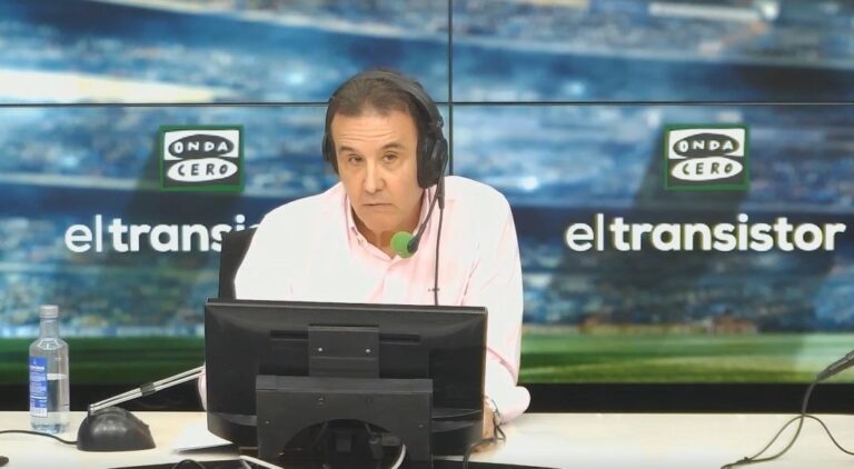 El periodista José Ramón de la Morena, en su despedida de la radio. - ONDA CERO
