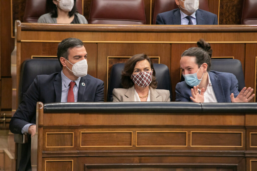 Pedro Sánchez, Carmen Calvo y Pablo Iglesias