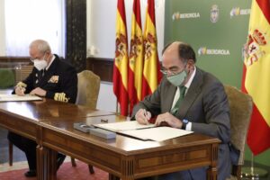 Ignacio Galán, presidente Iberdrola y Teodoro E. López Calderón, JEMAD