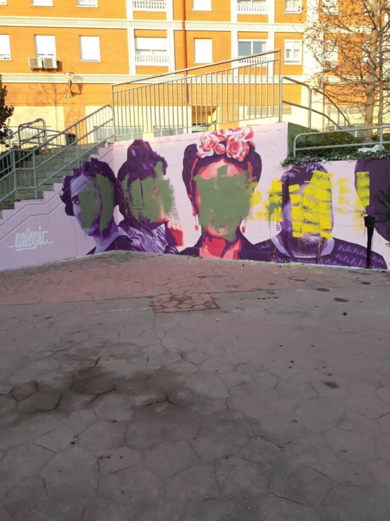 Mural feminista de Getafe vandalizado.