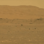 Primera imagen de Ingenuity en vuelo tomada por el 'rover' Perseverance en Marte. / NASA/JPL-Caltech