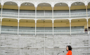 La presidenta de la Comunidad de Madrid, Isabel Díaz Ayuso, en Las Ventas.