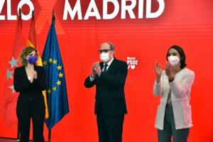 El candidato del PSOE a la Comunidad de Madrid, Ángel Gabilondo, junto a la ‘número dos’ de la candidatura, Hana Jalloul, y la ministra Reyes Maroto.