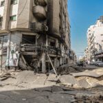 Destrucción de las calles e inmediaciones cercanas al Hospital Al Shifa en Gaza tras los bombardeos israelíes - Mohammed Talatene/dpa