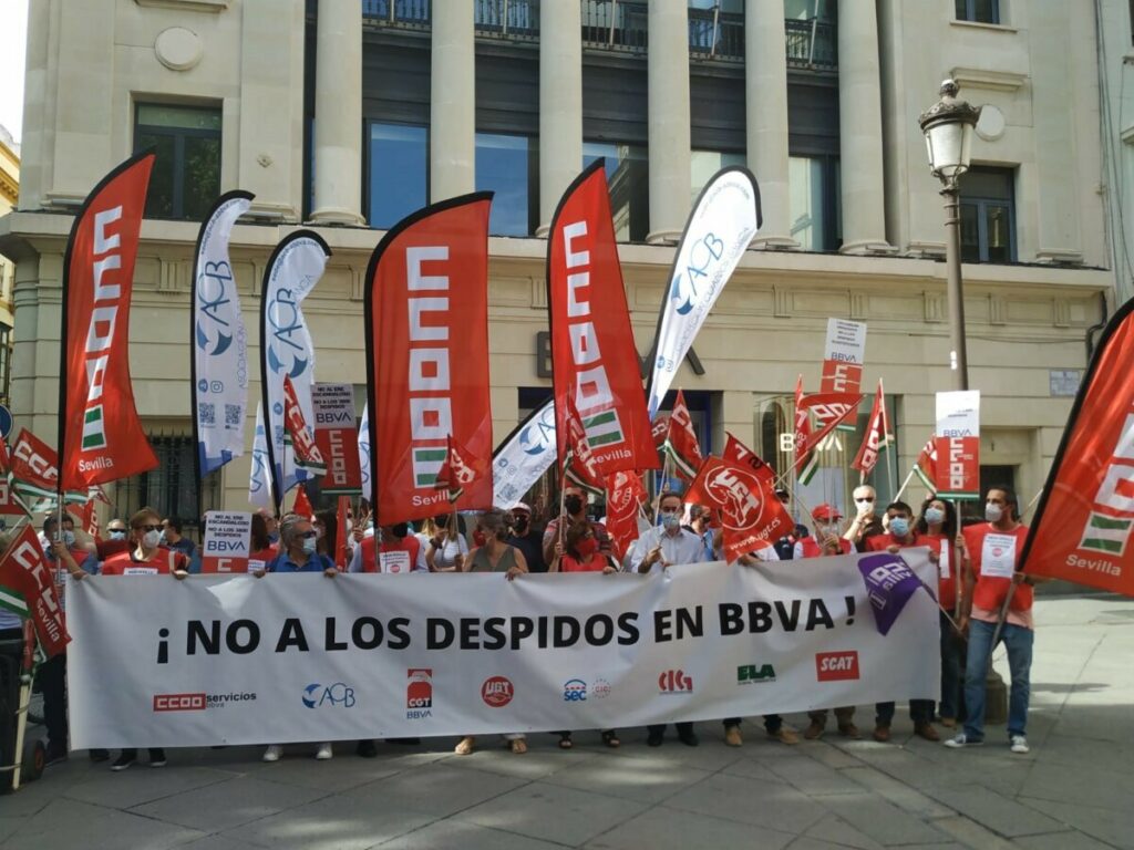 Movilización este lunes 17 contra los despidos en BBVA. - CCOO