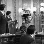 El teniente coronel de la Guardia Civil Antonio Tejero accede al Congreso de los Diputados durante la segunda votación de investidura de Leopoldo Calvo Sotelo como presidente del Gobierno el 23 de febrero de 1981. - Europa Press