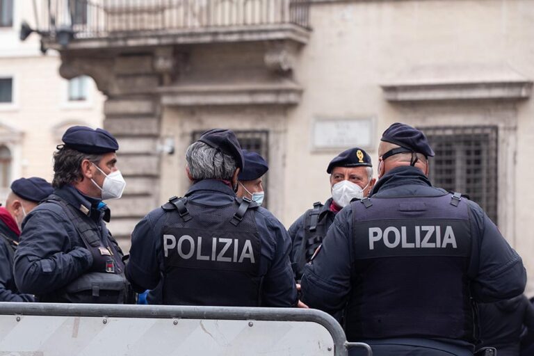 Archivo - Agentes de la Policía italiana - MATTEO NARDONE / ZUMA PRESS / CONTACTOPHOTO