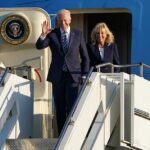 El presidente de Estados Unidos, Joe Biden, y la primera dama, Jill Biden, a su llegada a Reino Unido para su gira por Europa. - Joe Giddens/PA Wire/dpa