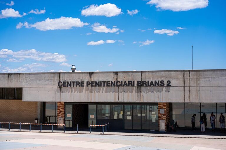 Fachada del Centro Penitenciario Brians 2 de Barcelona, prisión donde fue hallado muerto ayer el magnate del software de antivirus John McAfee - Pau Venteo - Europa Press