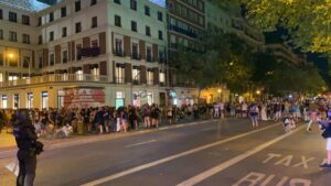 Cargas policiales en Argüelles tras la concentración por el asesinato de Samuel. - EUROPA PRESS