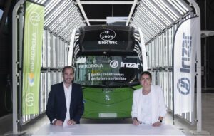 Acuerdo de Iberdrola e Irizar para el transporte de autobuses sostenible - IBERDROLA