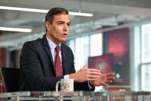 El presidente del Gobierno, Pedro Sánchez, durante la entrevista en el programa 'Morning Joe', en MSNBC. - MONCLOA