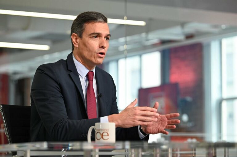 El presidente del Gobierno, Pedro Sánchez, durante la entrevista en el programa 'Morning Joe', en MSNBC. - MONCLOA