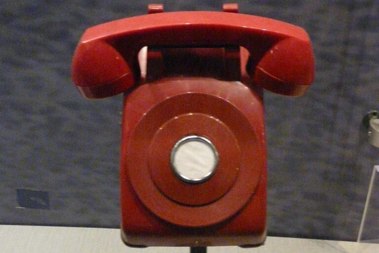 Teléfono Rojo
