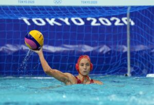 La portera de la selección española de waterpolo Laura Ester durante un partido en los Juegos Olímpicos de Tokio - COE