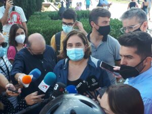 La alcaldesa de Barcelona, Ada Colau, en declaraciones a los medios. - EUROPA PRESS