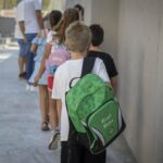 Cerrar colegios: una idea que no ha probado beneficios, pero sí daños