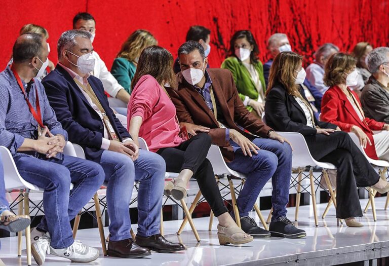 El secretario de Organización del PSOE, Santos Cerdán; la presidenta del PSOE, Cristina Narbona; el presidente del Gobierno, Pedro Sánchez y la vicesecretaria general del PSOE, Adriana Lastra, participan en el acto de apertura oficial, enmarcado en - Rober Solsona - Europa Press