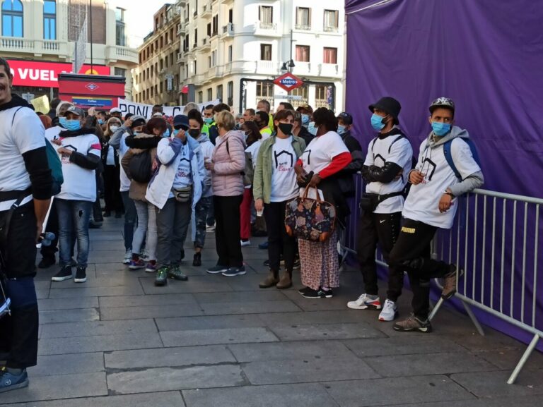 Marcha de personas sin hogar por el centro de Madrid / Foto: Eduardo Velasco