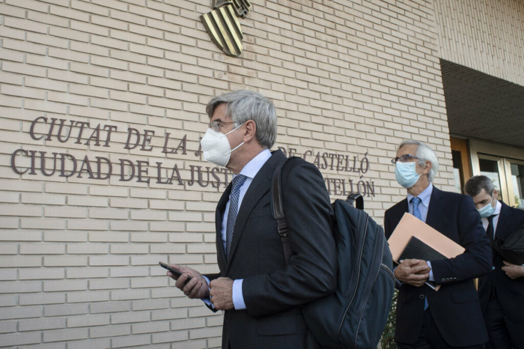 Los acusados en el jucio de Castor entrando en los juzgados - Paco Poyato - Europa Press