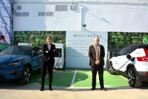 Raquel Blanco, directora global de Smart Mobility de Iberdrola, y de José María Galofré, consejero delegado/CEO de Volvo Car España