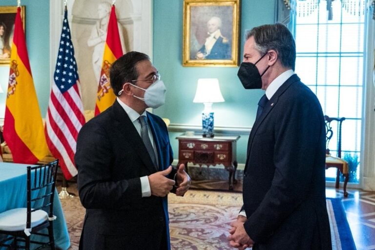 El ministro de Asuntos Exteriores, UE y Cooperación, José Manuel Albares, y el secretario de Estado, Antony Blinken, durante su encuentro en Washington - MINISTERIO DE ASUNTOS EXTERIORES