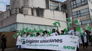 Concentración del Sindicato de Enfermería (SATSE) ante el Servicio Gallego de Salud, a 30 de marzo de 2022. - SATSE