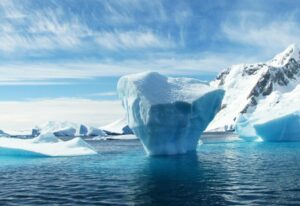 En Groenlandia, las anomalías alcanzaron los 10 ºC por encima de la media, y en la región Ártica llegaron hasta los 30ºC. Además en el Ártico esta subida de temperaturas continuada, unida al aumento de olas de calor registrado, está relacionada con el deshielo del permafrost. / Pixabay