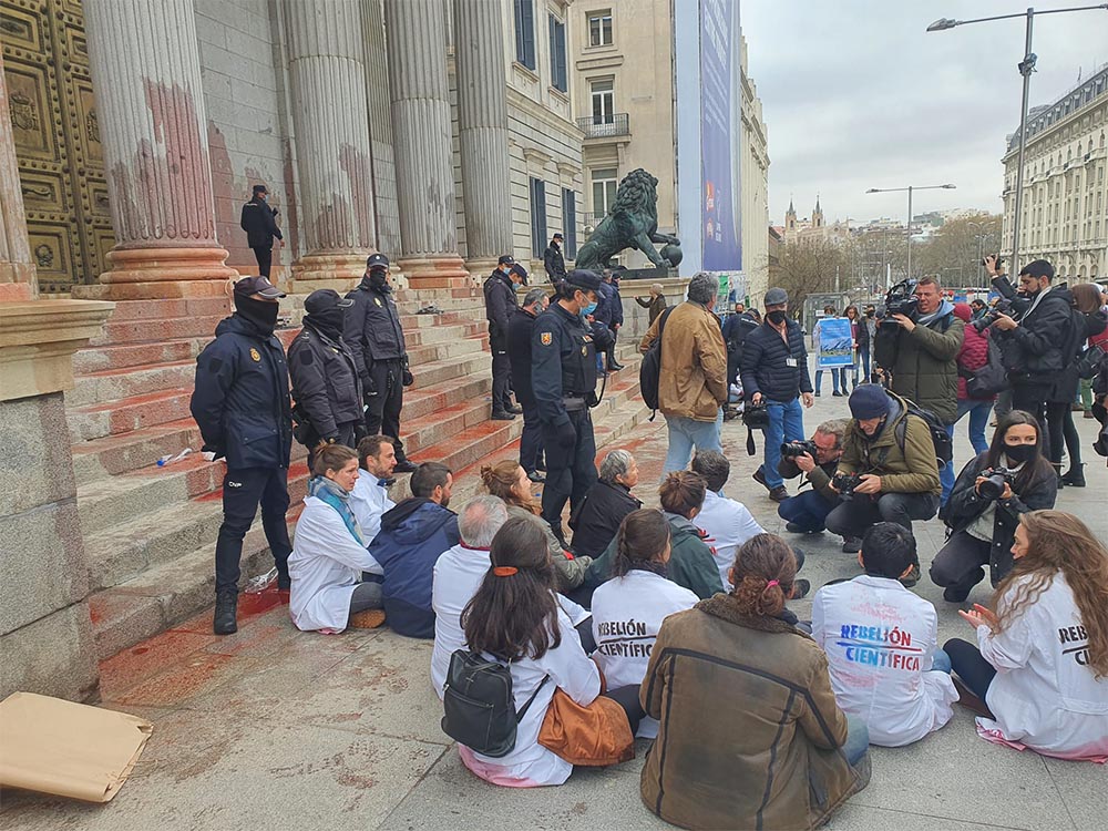 Un momento de la acción llevada a cabo por Rebelión Científica | Foto: Servimedia