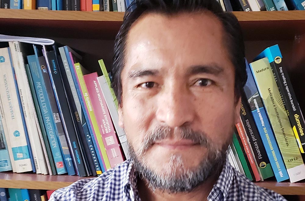 Alejandro Narváez Liceras, es Doctor en Ciencias Económicas por la UAM de Madrid y Profesor Principal en la Universidad Nacional Mayor de San Marcos.