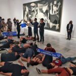 Protesta frente al Guernica por la cumbre de la OTAN en Madrid - FRIDAYS FOR FUTURE