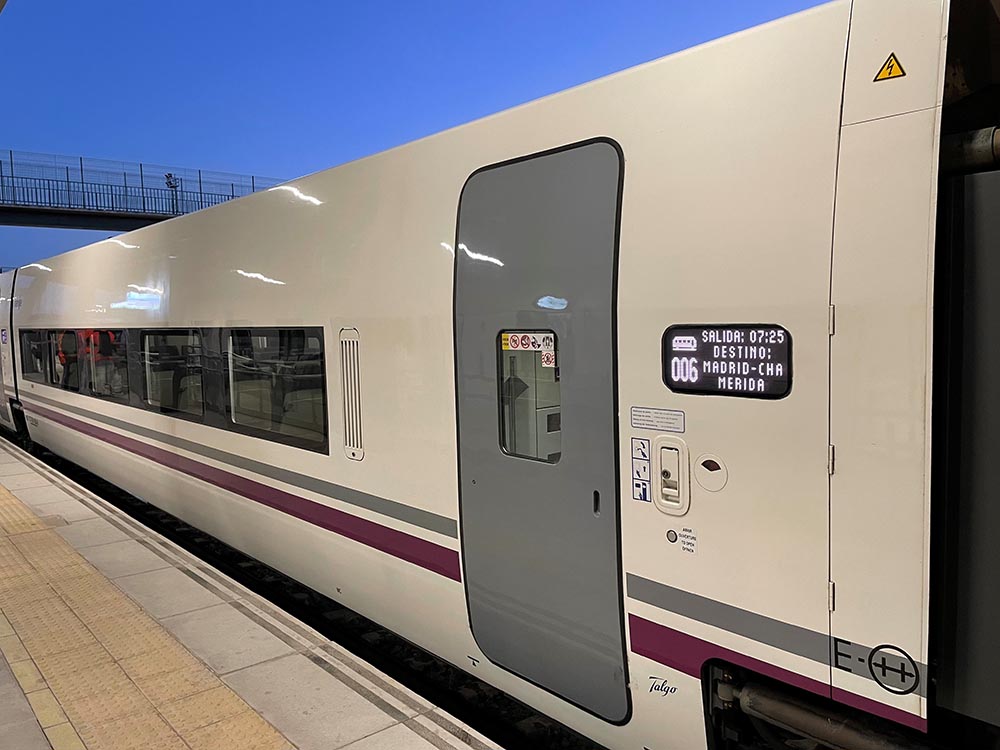 Nuevo tren Alvia puesto en servicio en Badajoz - RENFE