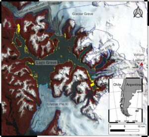 Imagen de satélite del Lago Greve (Chile) y de los puntos de referencia circundantes. La zona que pasó de ser lago a superficie terrestre desde el 8 de abril hasta el 1 de noviembre de 2020 está resaltada en amarillo. / Shuntaro Hata, Shin Sugiyama, Kosuke Heki