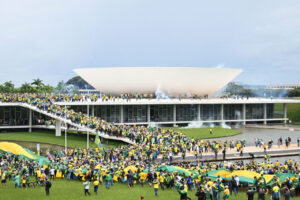 Manifestantes afines a Jair Bolsonaro toman la sede del Congreso, el Palacio de Planalto y el Tribunal Supremo Federal en Brasilia, Brasil - Télam