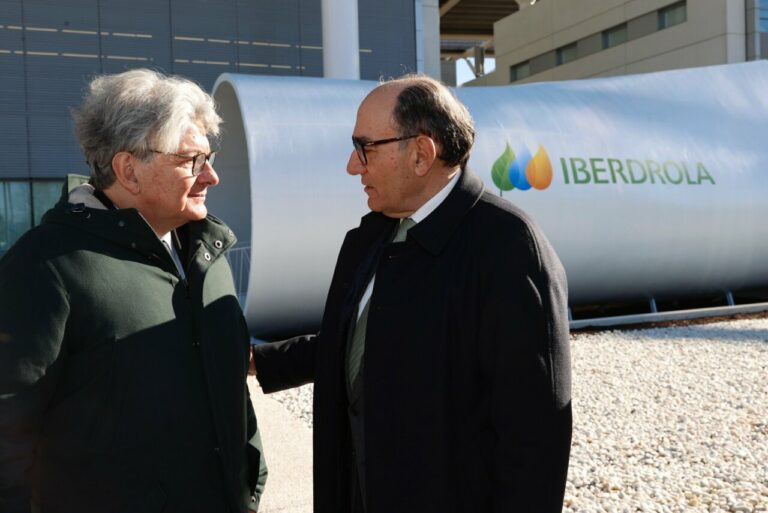 Galan y Breton Campus Iberdrola 2 1