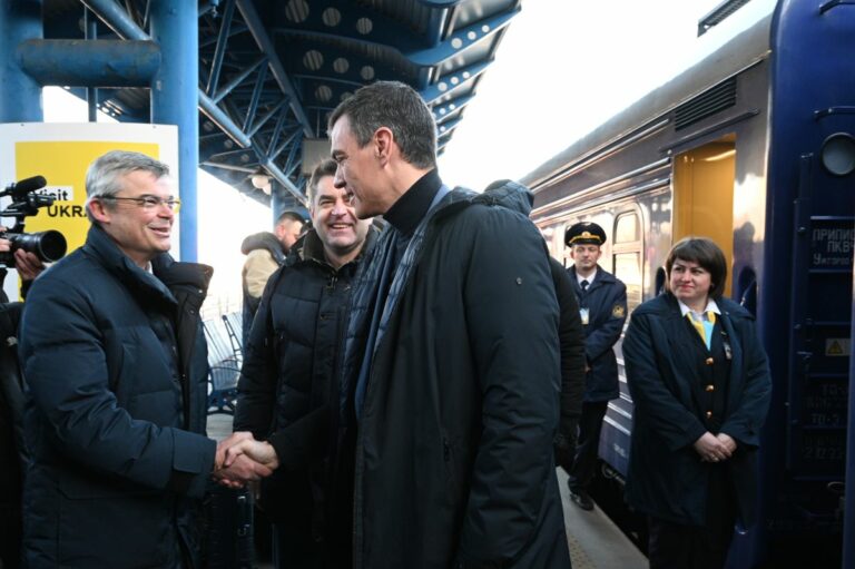 Pedro Sánchez a su llegada a Kiev / Foto: Pool Moncloa - Borja Puig de la Bellacasa