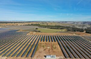 Iberdrola pone en marcha en Revilla-Vallejera (Burgos) su primer proyecto fotovoltaico en Castilla y León / Foto: Iberdrola