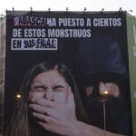 La lona de Vox en el centro de Madrid modificada / Foto: Violetas