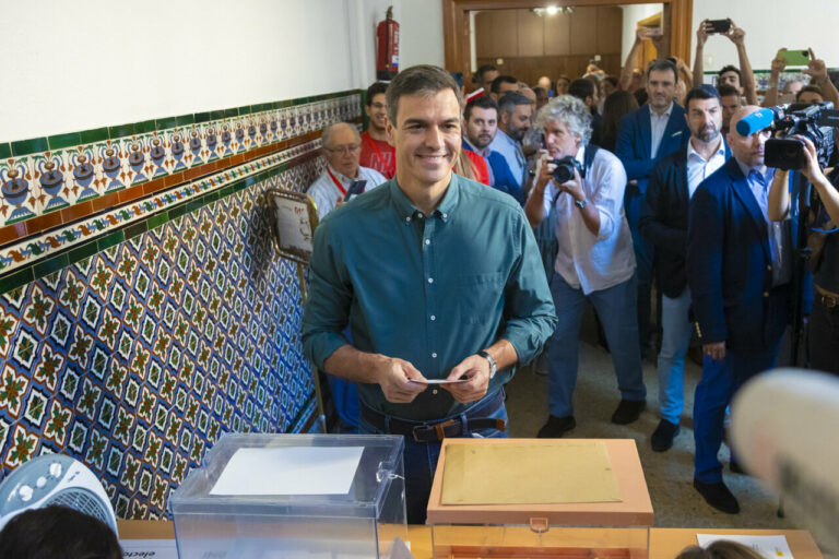 sánchez votando