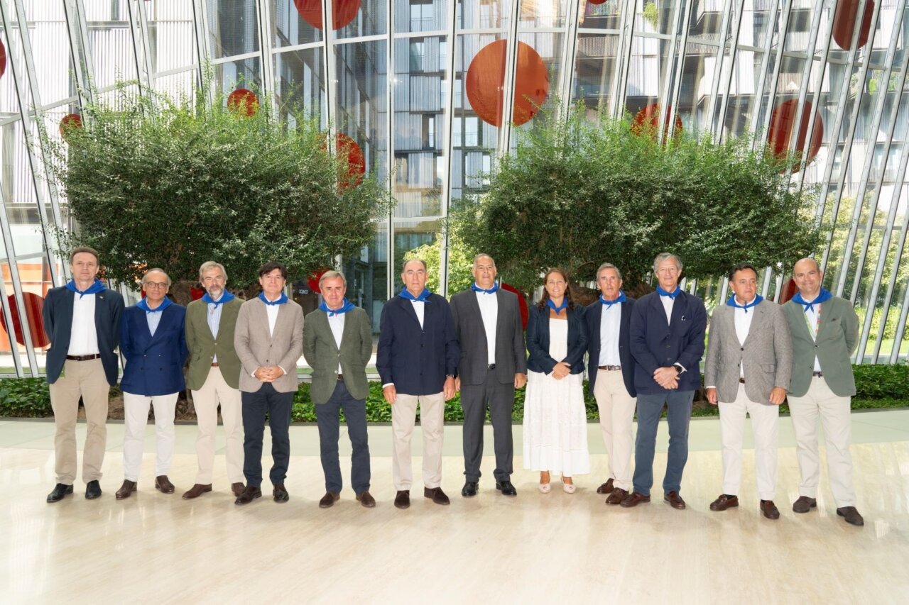 Ignacio Sánchez Galán y el equipo directivo en Bilbao / Foto: Iberdrola