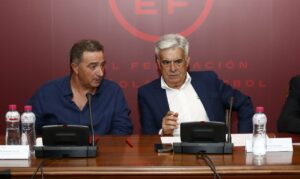 El presidente de la RFEF en funciones, Pedro Rocha, encabezó la reunión de las Territoriales que pidieron la dimisión de Rubiales. - RFEF