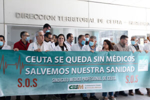 Imagen de una concentración de lo médicos de Ceuta