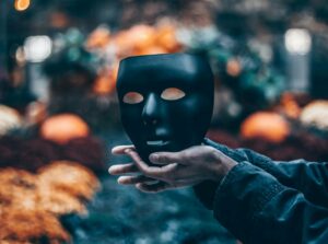 Los ‘deepfakes’ son videos falsos creados con inteligencia artificial de aprendizaje profundo que muestran a personas diciendo o haciendo cosas que no sucedieron en la vida real. / John Noonan, Unsplash