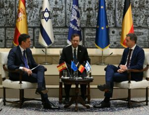 El presidente del Gobierno, Pedro Sanchez, y el presidente de Israel, Isaac Herzog, en una reunión en Jerusalén. (Foto: La Moncloa)