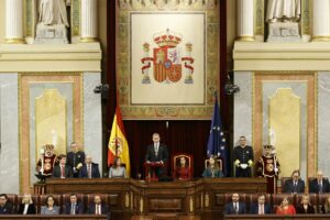Los Reyes junto a la Princesa de Asturias presiden la apertura solemne de la XV Legislatura. (Foto: Casa de SM el Rey)