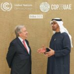 El secretario general de la ONU, António Guterres, junto al Sultán al Jaber, presidente de la COP28 que se celebra en Dubái. / EFE / EPA / Christopher Pike/UN Press Office