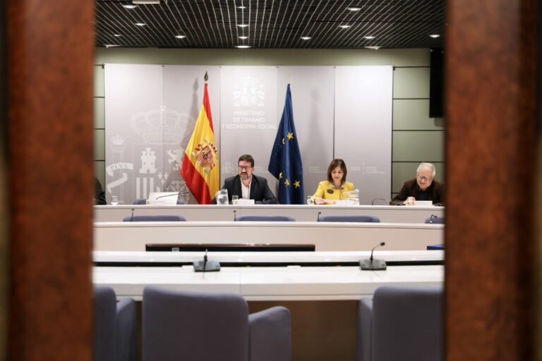 Joaquín Pérez Rey, en la reunión de la Mesa de Diálogo Social que aborda la subida del SMI. (Foto: Ministerio de Trabajo)