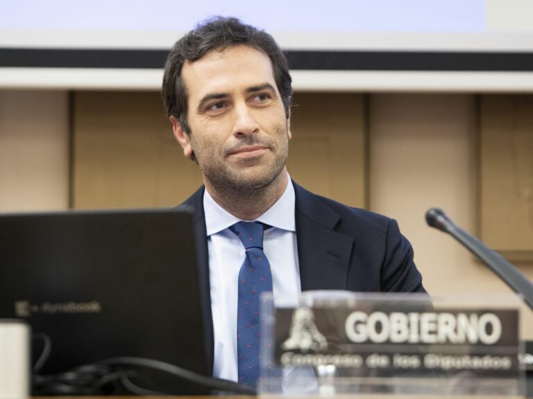 El ministro de Economía, Comercio y Empresa, Carlos Cuerpo, en una comparecencia en el Congreso de los Diputados. (Foto: Congreso)